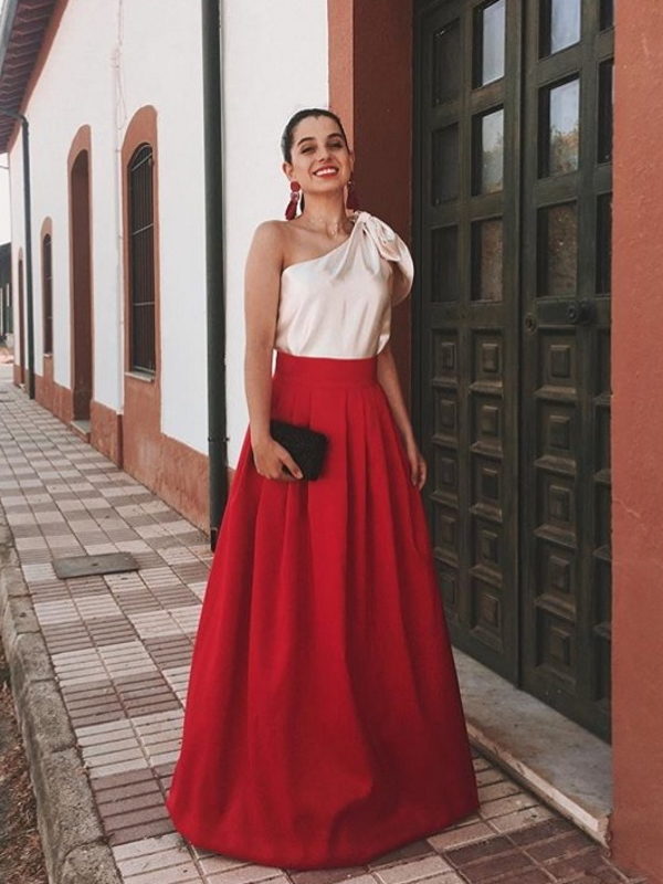 Clientas Fátima Angulo vestidas con looks largos de fiesta para bodas