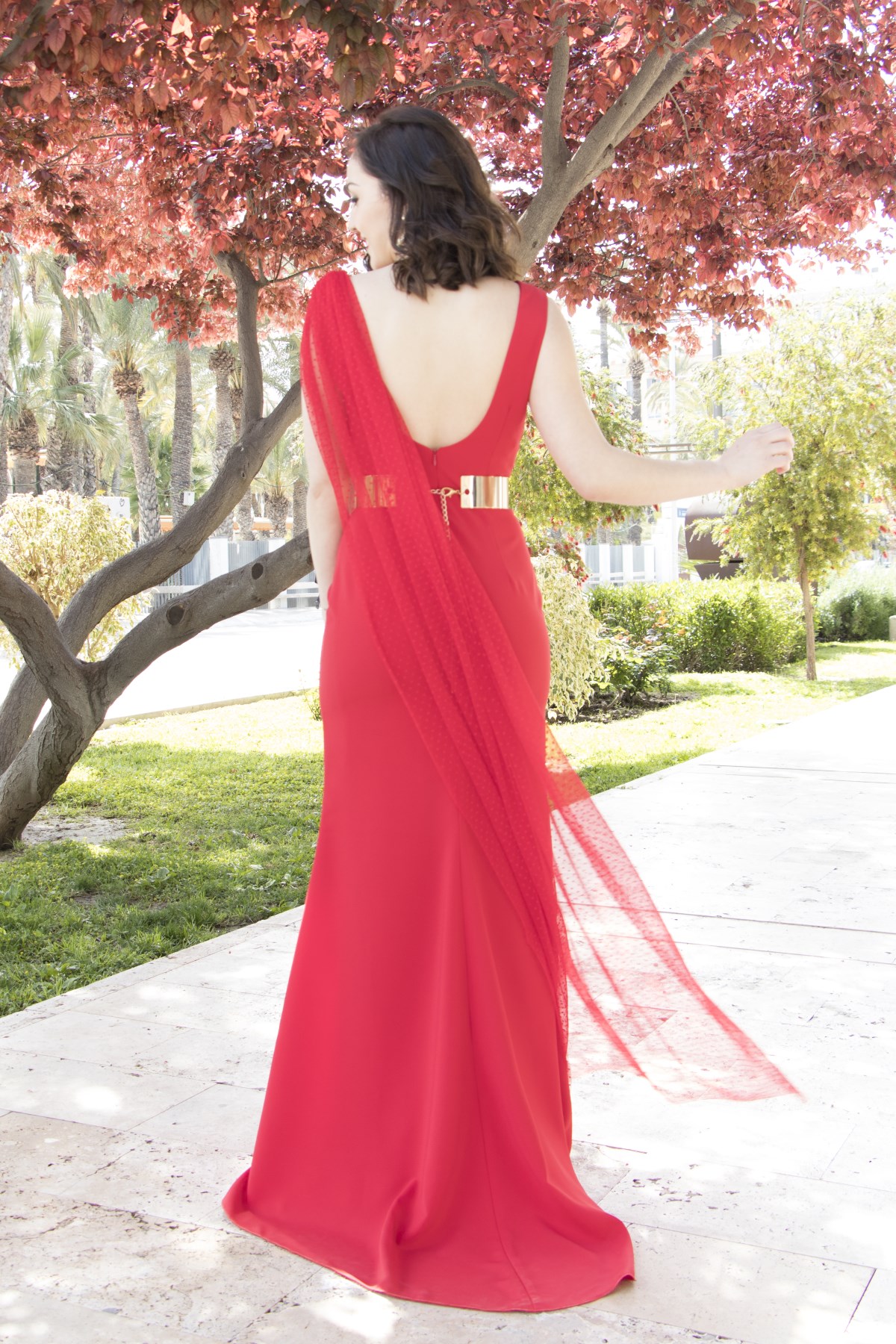 Préstamo de dinero becerro hipótesis Vestido de fiesta elegante rojo largo con plumeti. Modelo Arum.