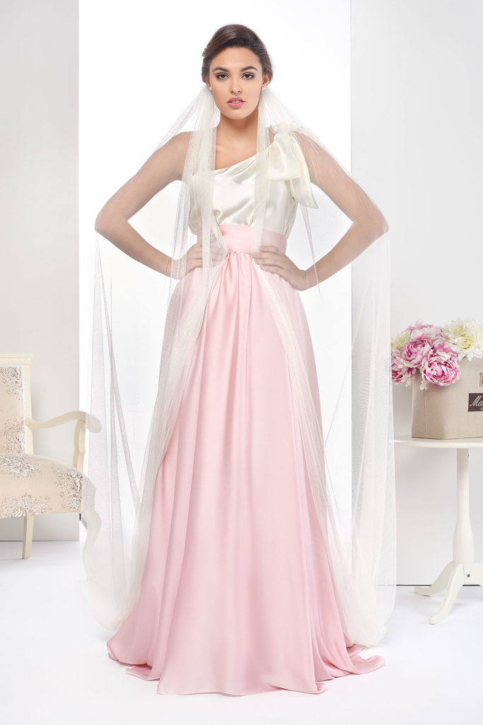 Conjunto de novia modelo Jazmin rosa y blanco de Fatima Angulo